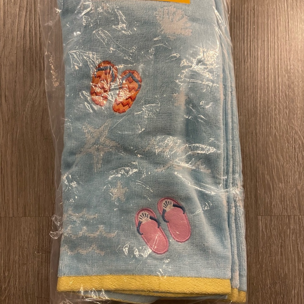 Kohl’s Celebrate Together Summer Hand Towel Flip Flops